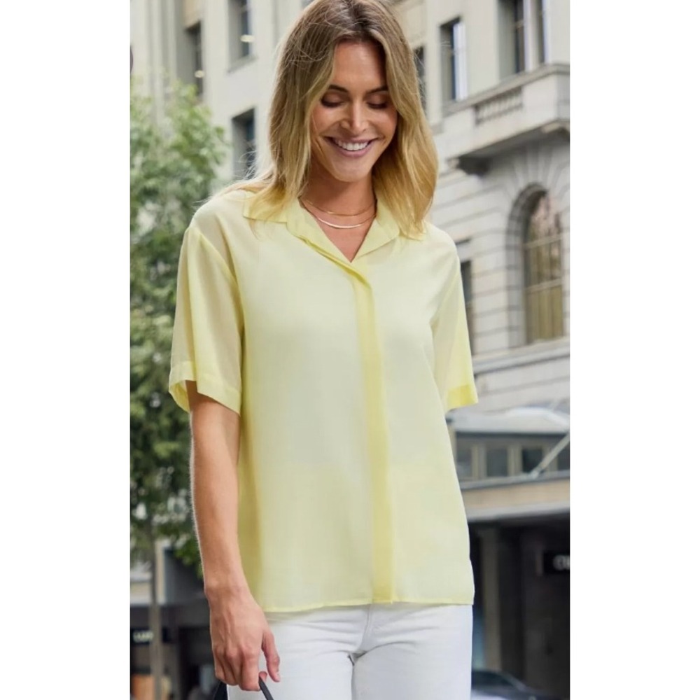 Womens Pale Yellow Crinkle Chiffon Short Sleeve Blouse Shirt Size Small Coastal